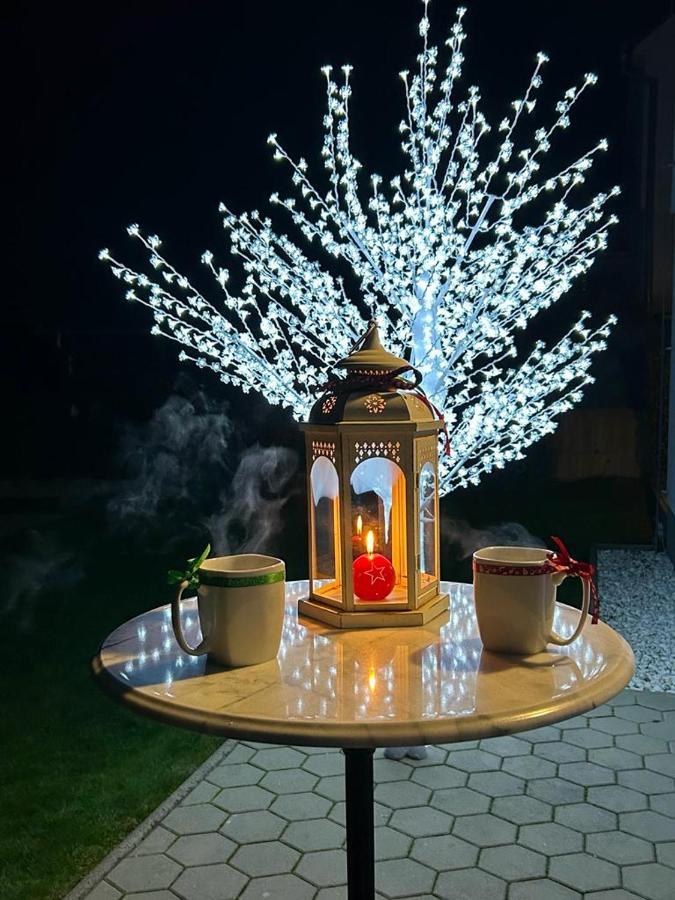 Komfortny Apartman So Zahradou A Sukromnym Parkoviskom-Nonstop Check-In Banska Bystrica Bagian luar foto
