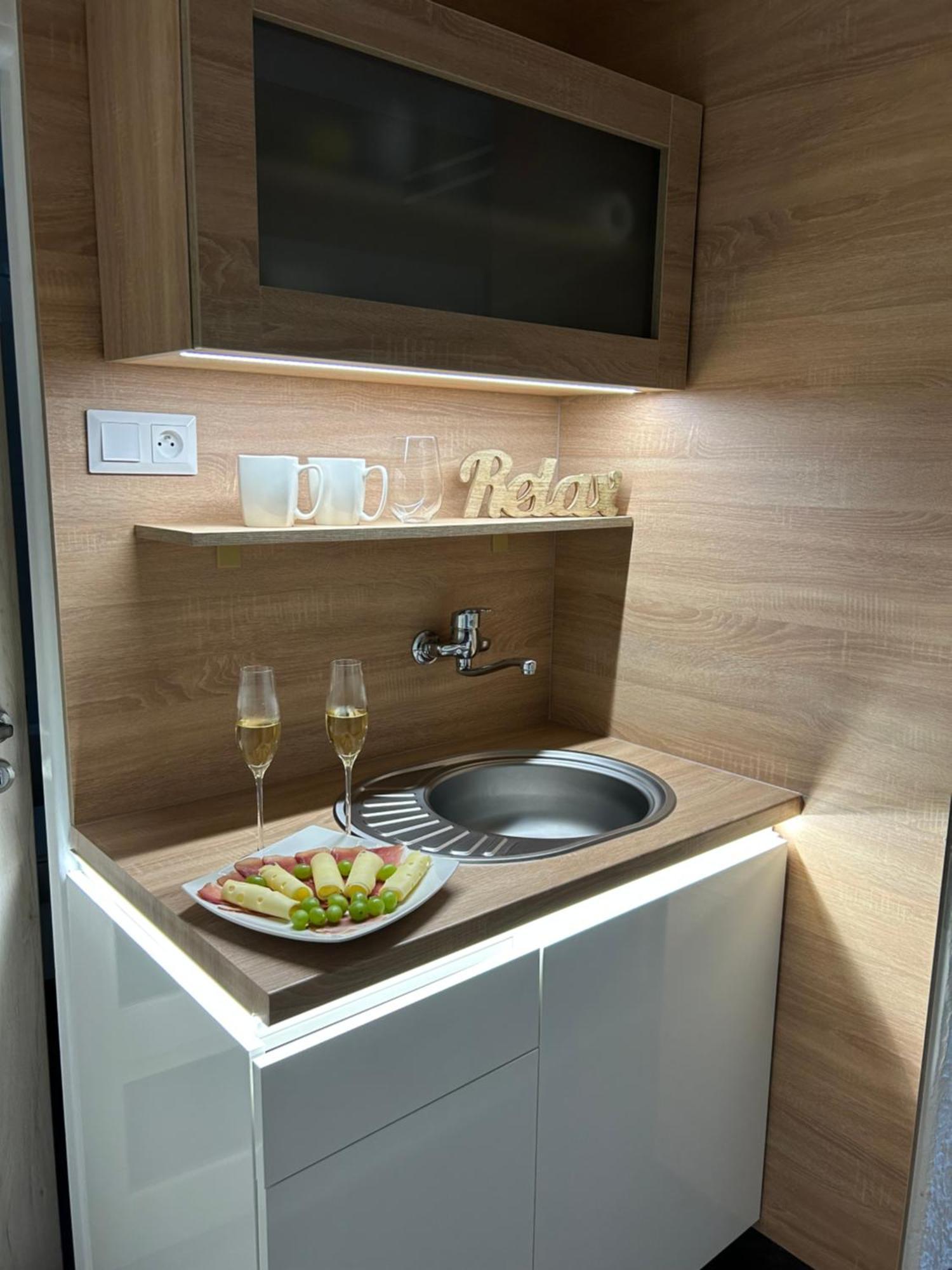 Komfortny Apartman So Zahradou A Sukromnym Parkoviskom-Nonstop Check-In Banska Bystrica Bagian luar foto